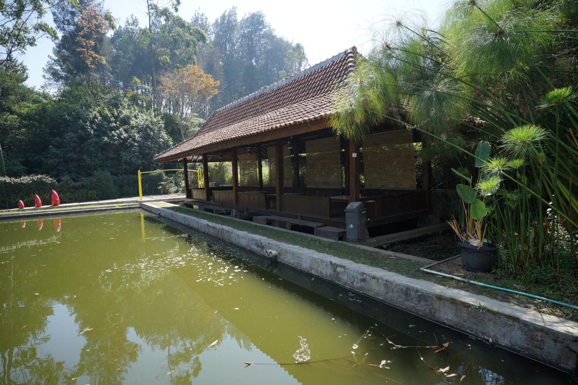 Citere Resort Hotel Bandung Exterior photo